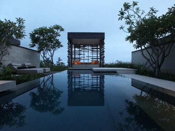 Alila Villas Uluwatu, Bali - O resort Alila Villas Uluwatu inclui uma piscina infinita deslumbrante e uma plataforma saliente ao lado de um penhasco que garantem uma vista espetacular sobre o Oceano Índico