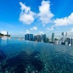 Marina Bay Sands Resort, Cingapura – Esta piscina de borda infinita está localizada no 57º andar do hotel e possui uma vista panorâmica da cidade