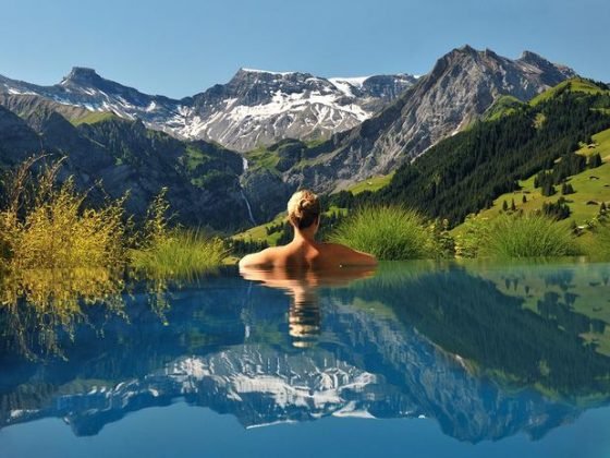 The Cambrian Hotel, Suíça - O Cambrian está entre os 20 melhores hotéis do país e possui uma piscina com uma vista deslumbrante para os Alpes Suíços